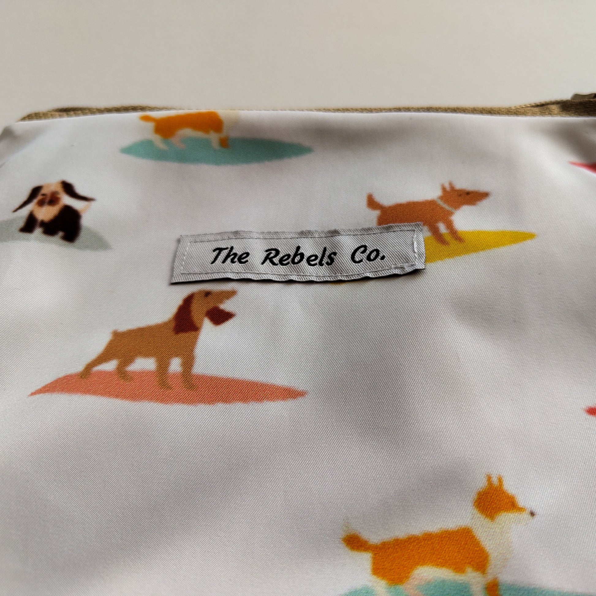 Mini Surfing Dog pouchThe Rebels Co.