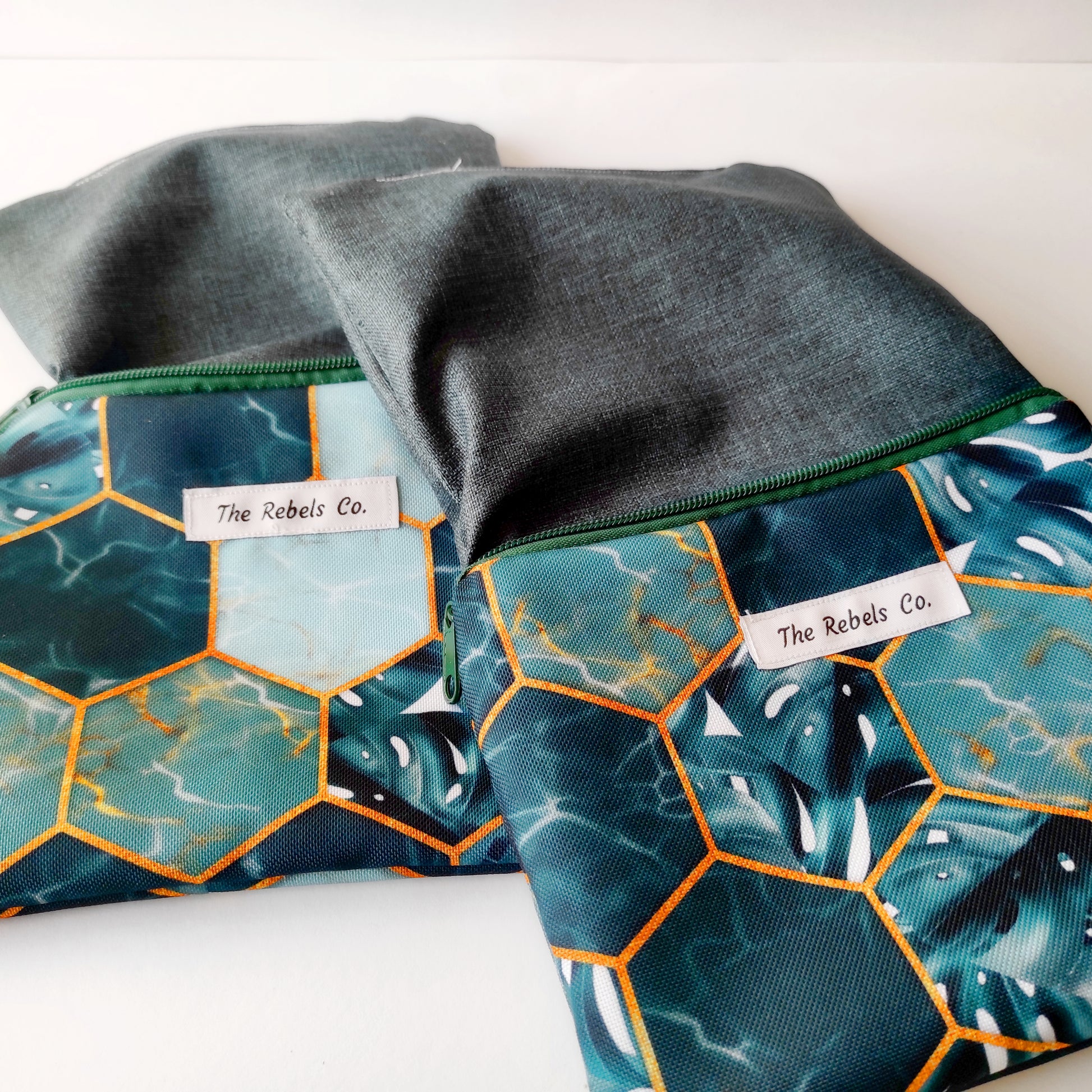 Flaw(less) Green Ocean PouchThe Rebels Co.